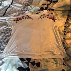 AMERICAN EAGLE SOFT & SEXY TEE